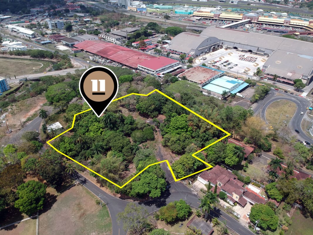 Panama City tropical neighborhood adjacent development plot for commercial use