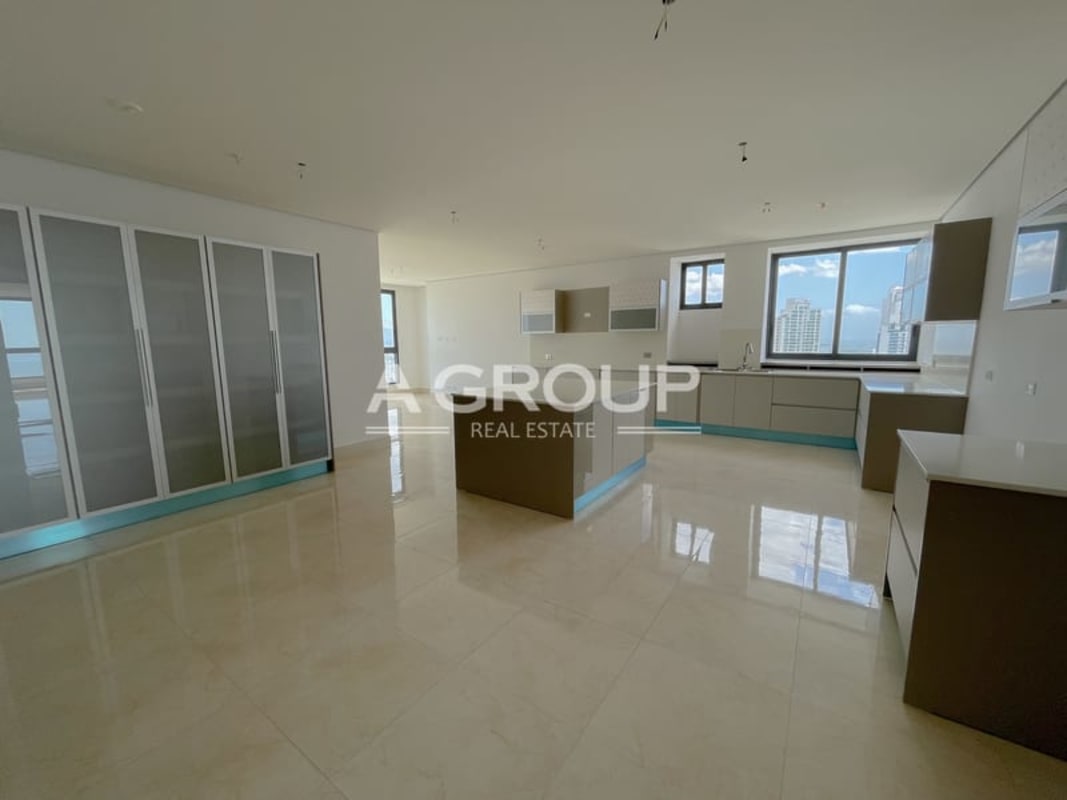 Spacious master suite with walk-in closet and panoramic ocean view PH Matisse Costa del Este Panama