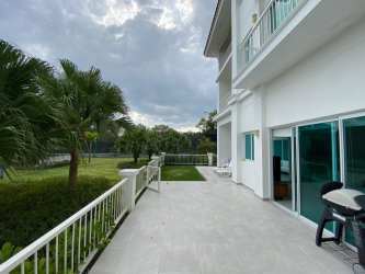 Bijao Ground Floor 3BR Condo w/ Patio & Terrace Beachfront