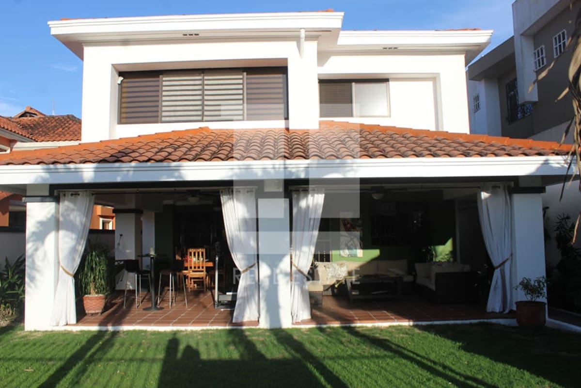 Covered multiple car garage with driveway at luxury residence Altos de Panamá Panama