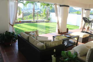 Single-family House for Sale in Rufina Alfaro - 3 bedrooms