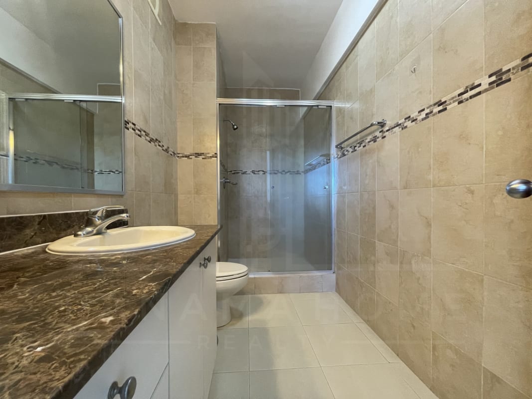 Modern kitchen with granite countertops stainless appliances PH BICSA Avenida Balboa Panama