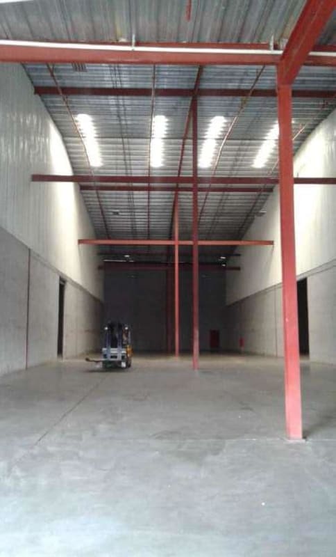 Spacious industrial warehouse with high ceilings, insulated walls and concrete floors in Nuevo Tocumen Panama