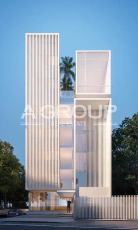 Artificial private island Ocean Reef with marina, luxury condos and Panama City skyline