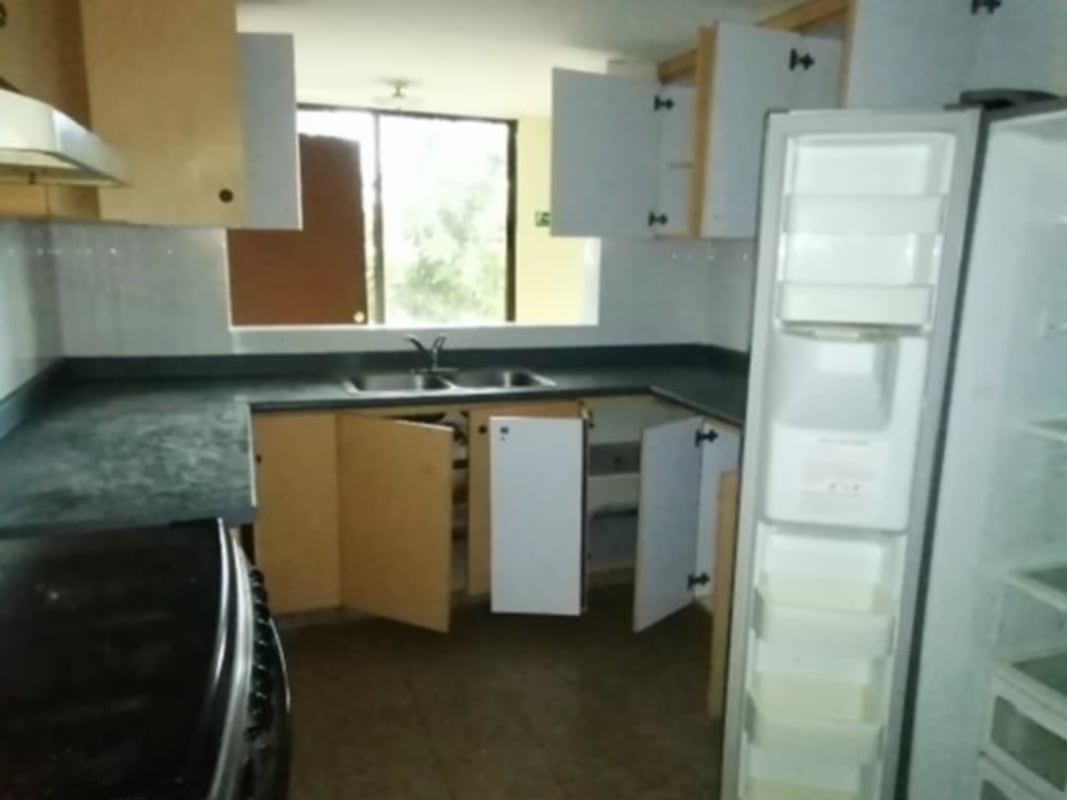 Large private terrace with terracotta tiles perfect for BBQ or garden in La Alameda Betania Panama