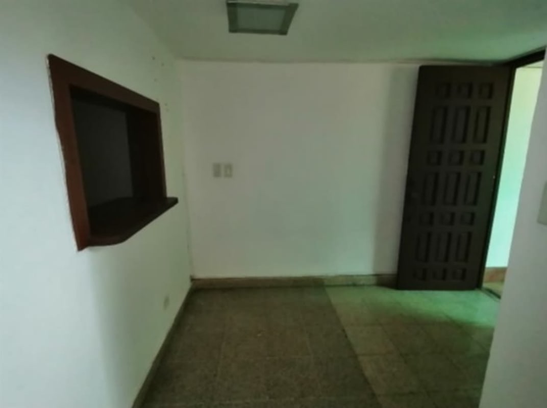 Spacious 3-Story House for Sale in La Alameda Betania 401m²