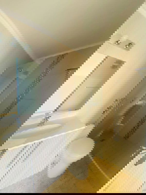 Repossessed 2BR Apartment PH Cosmopolitan Transistmica