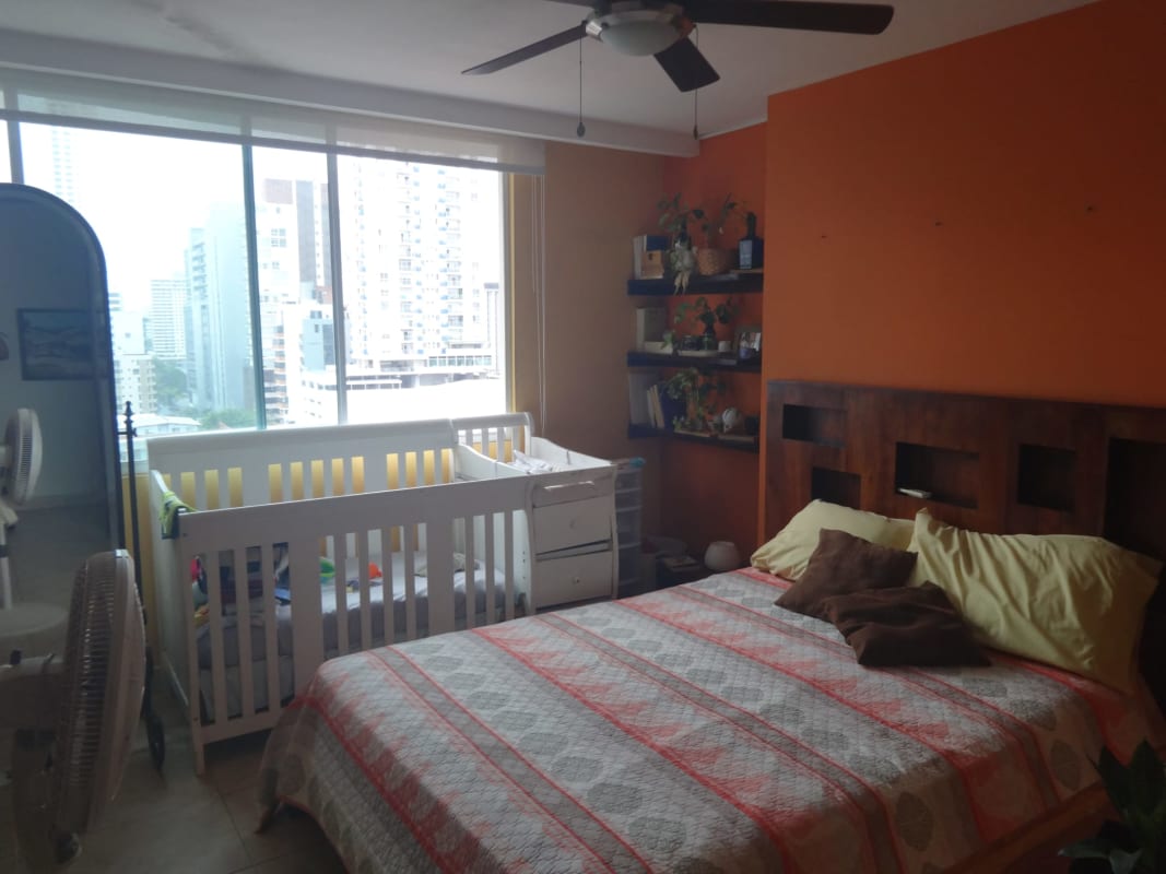 Bathroom with ceramic tiles, shower and vanity in PH San Francisco Gardens Panama