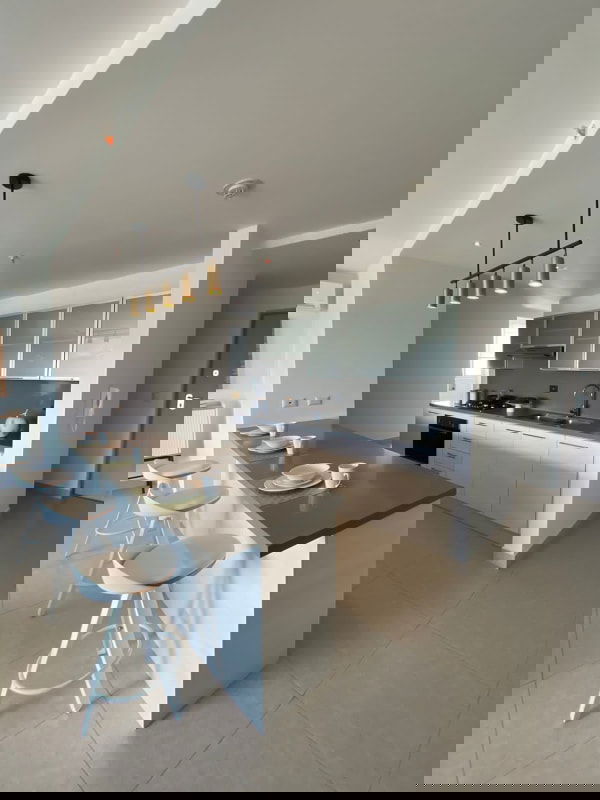 3BR Apartment with Balcony Forest View Clayton