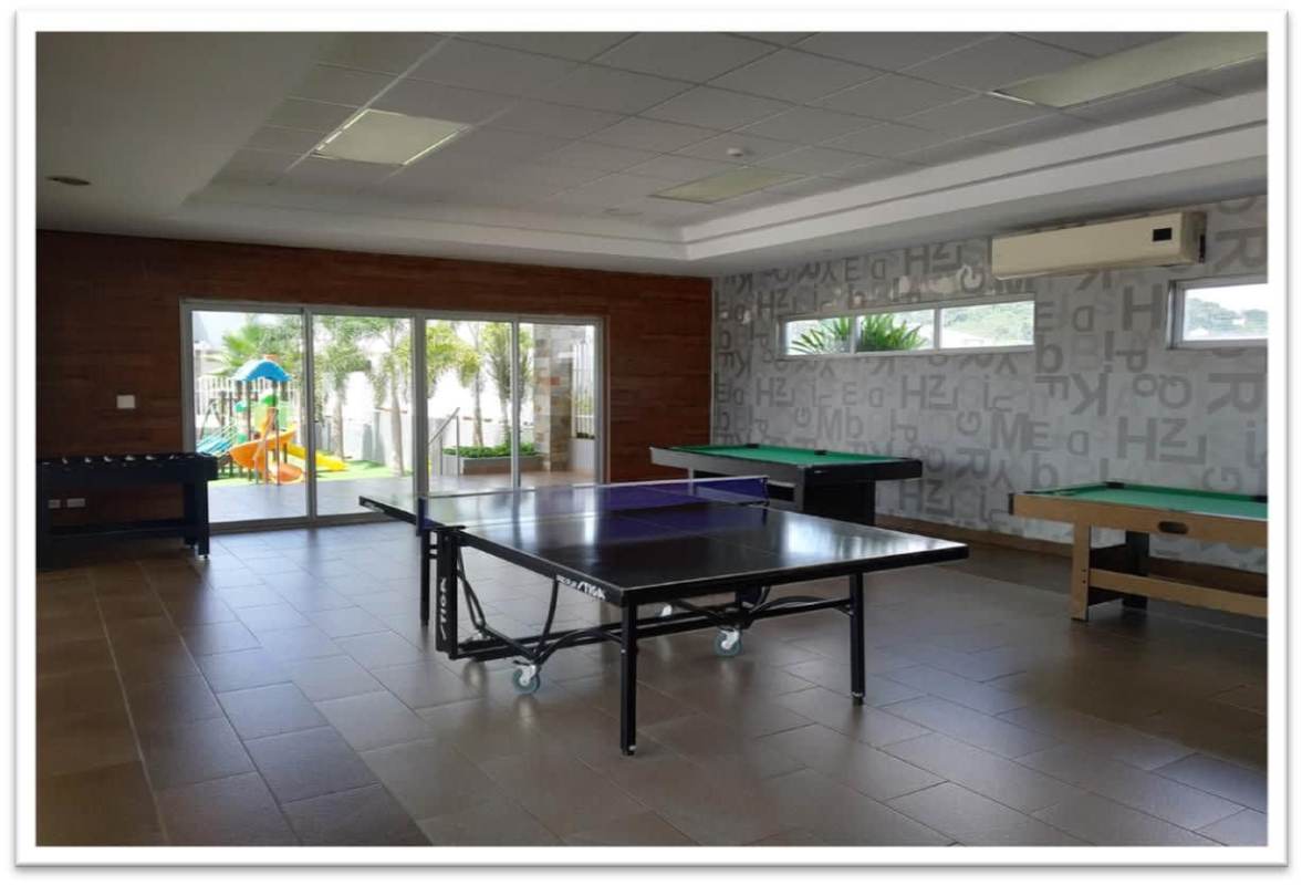Outdoor tennis court in residential PH Augusta Brisas del Golf Panama