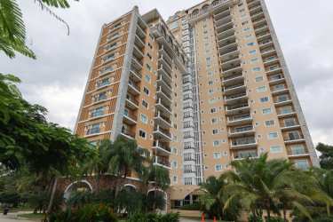 Luxury 4BR Golf View Apartment with Balconies in Coronado