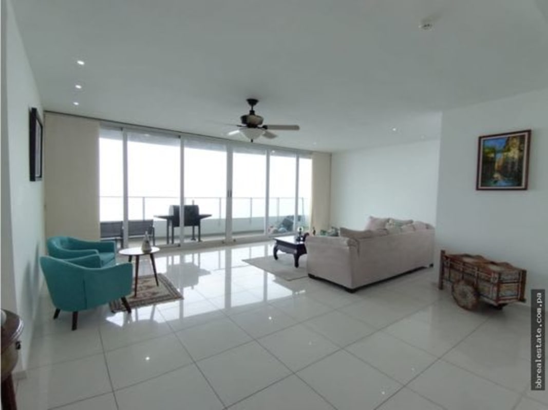 Open-plan living and dining with panoramic ocean view balcony PH Altamar del Este Panama
