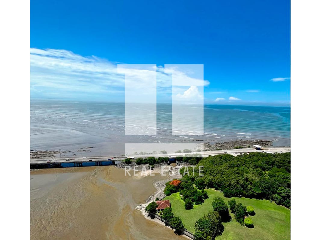 Private balcony with panoramic Pacific Ocean views in luxury apartment PH Palazzo Coco del Mar Panama