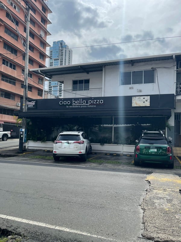 Restaurant space with parking on busy urban commercial corner San Francisco Panama City