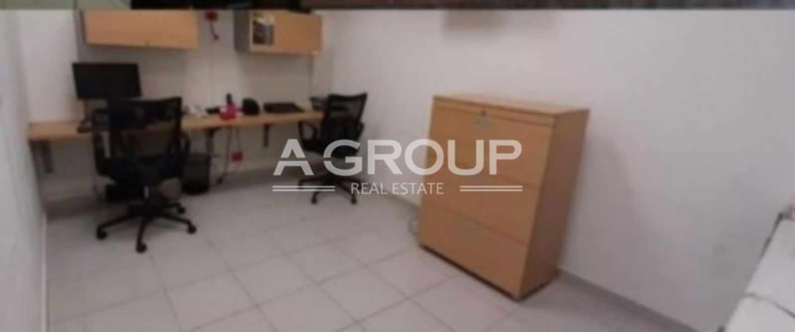 Small commercial office space with tile floor and cabinets in Plaza Brisas 507 Panama City