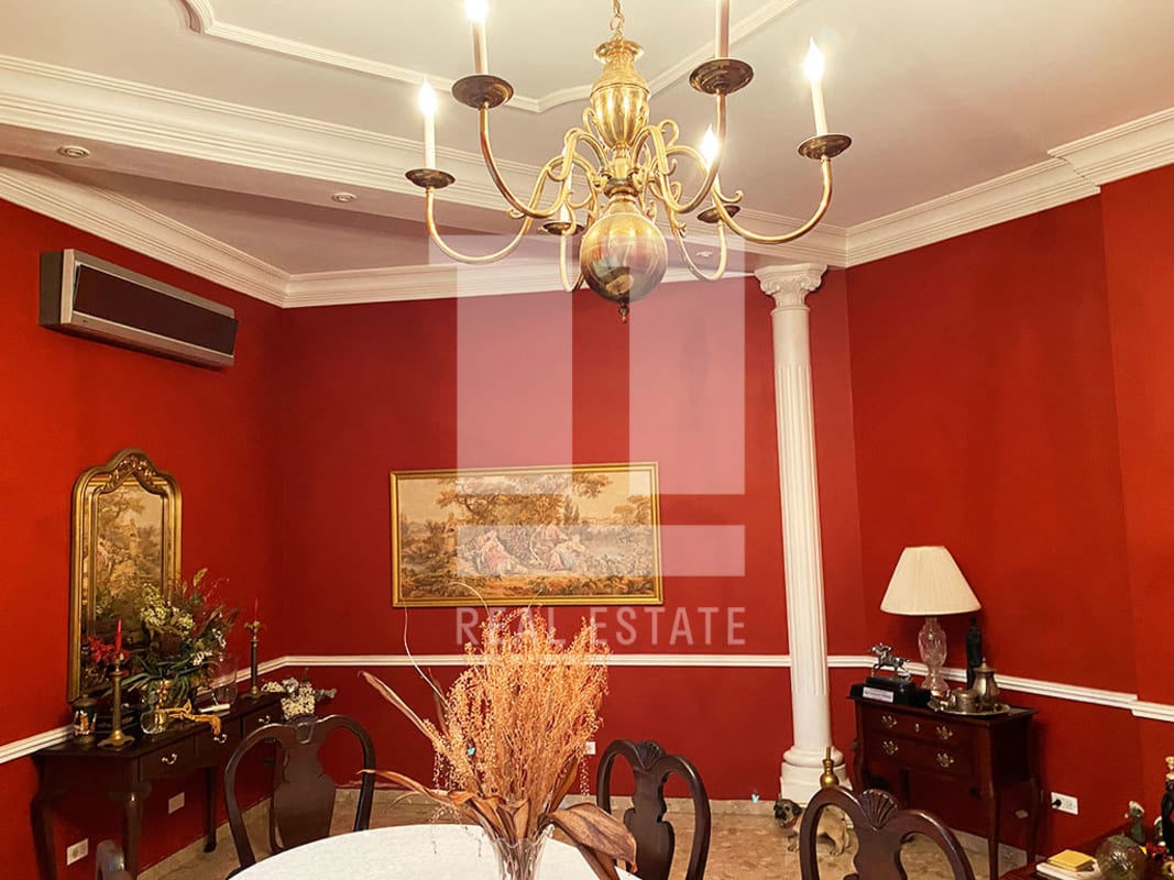 Formal dining room with chandelier traditional design Los Guayacanes Panama
