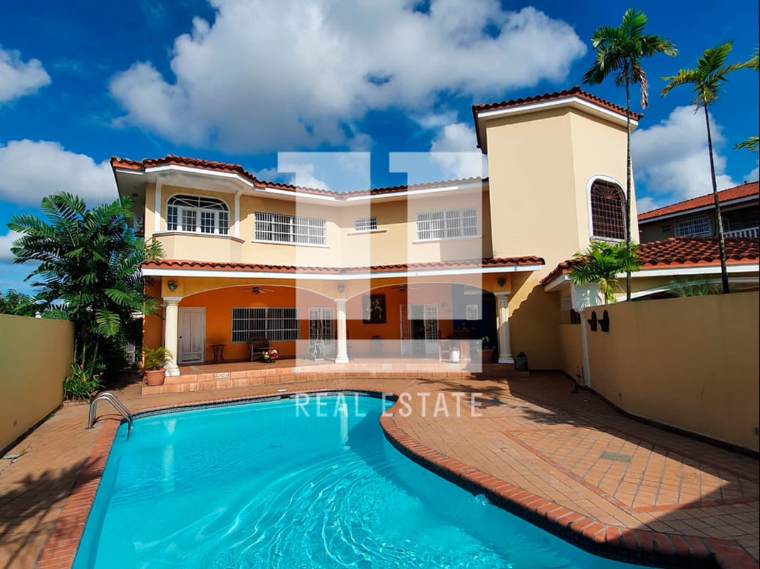 Private backyard with pool and garden in Los Guayacanes Hato Pintado Panama
