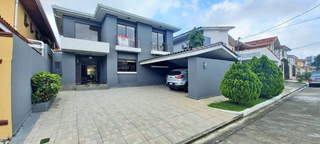 House for Sale in Rufina Alfaro - 3 bedrooms