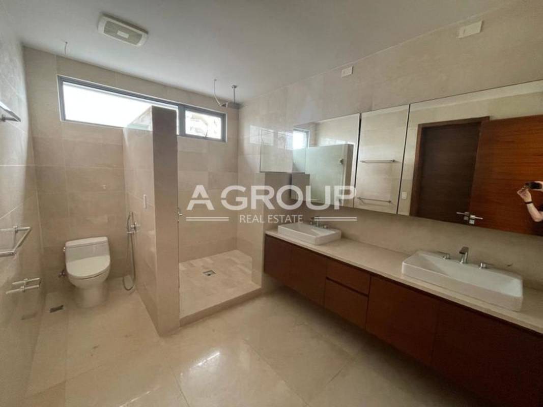 Large outdoor terrace with scenic skyline views at PH Azalea Panama