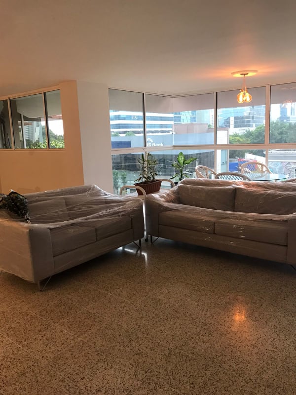Spacious living room with large windows, terrazzo floor in PH Florida Obarrio Panama