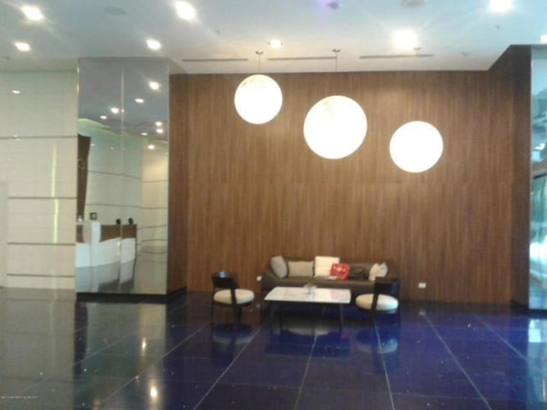Elegant lobby entrance at Oceania Plaza Tower 2000 with contemporary furnishings