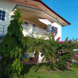 2BR Apartment with Balcony & Pool PH Machu Coronado