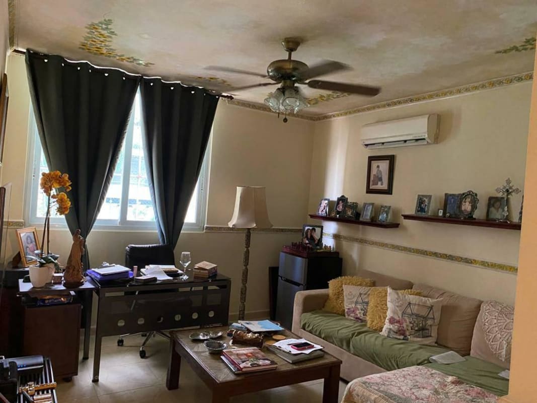 Elegant living room with classic furniture and sea views PH Ocean Club Panama