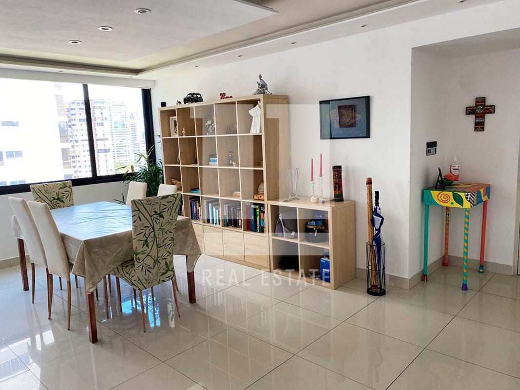 Bedroom in PH Twin Towers with large windows city panorama and natural light for sale Panama