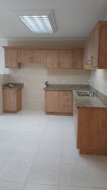 Remodeled 2BR Apartment in PH Emporium Calle 50