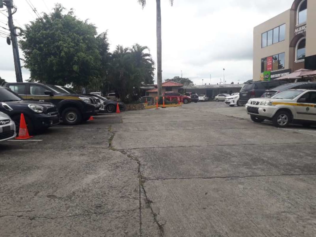 Commercial Building Albrook Canal Plaza Ancón For Sale