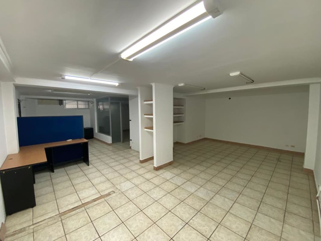 Exterior street view of plaza in Obarrio with parking spaces available