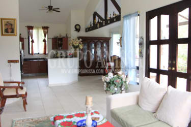 Large terrace patio mountain home garden Altos del María Panama