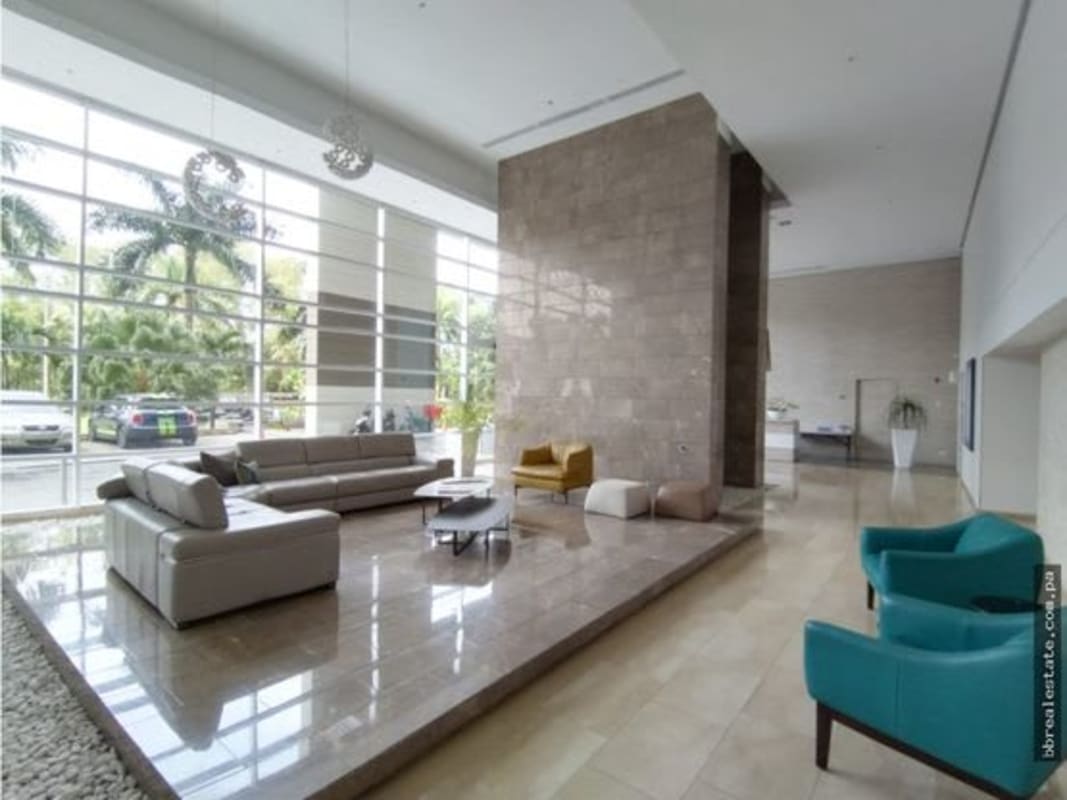 Modern luxury bathroom with double sinks soaking tub glass shower PH Altamar del Este Panama apartment for sale