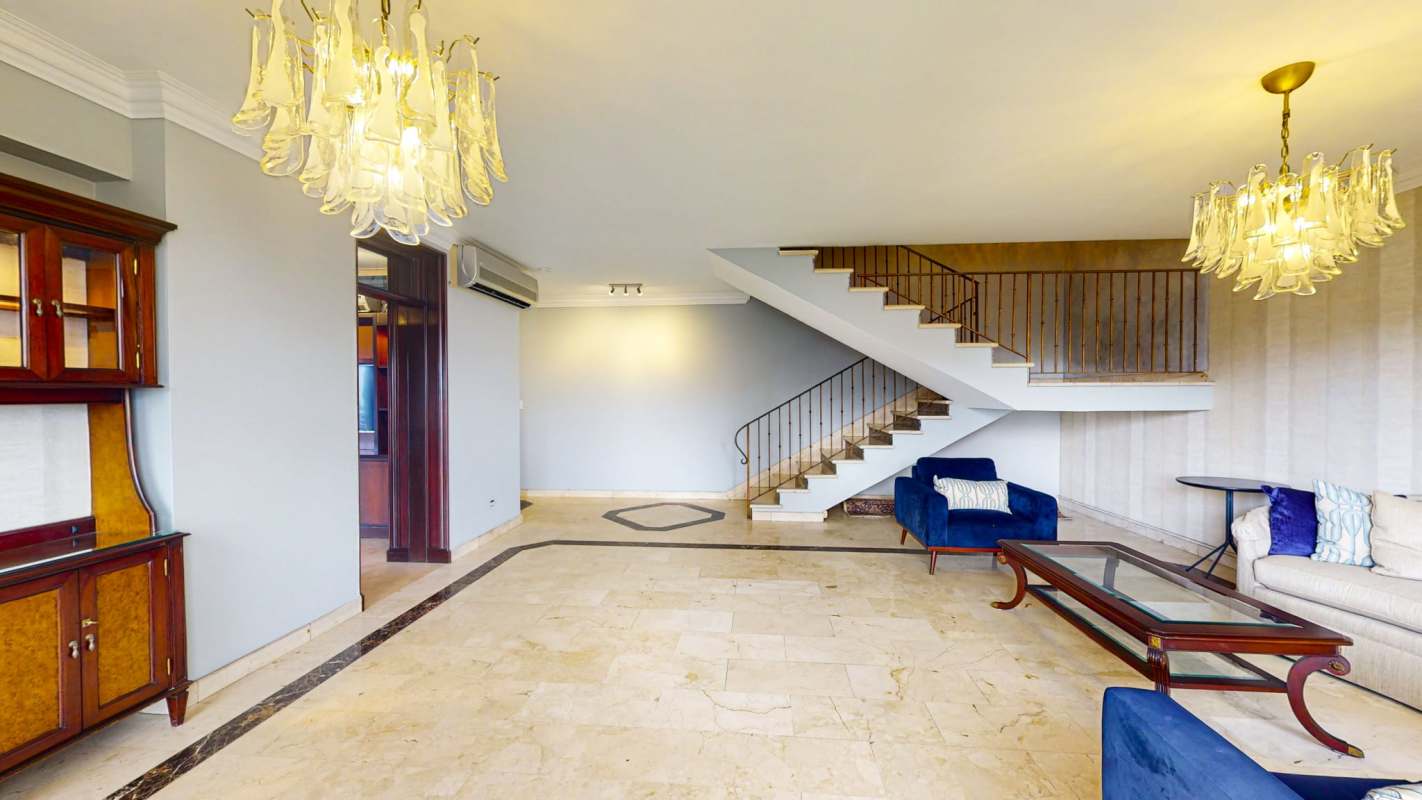 Master suite duplex apartment with balcony and city views in PH Vistanova