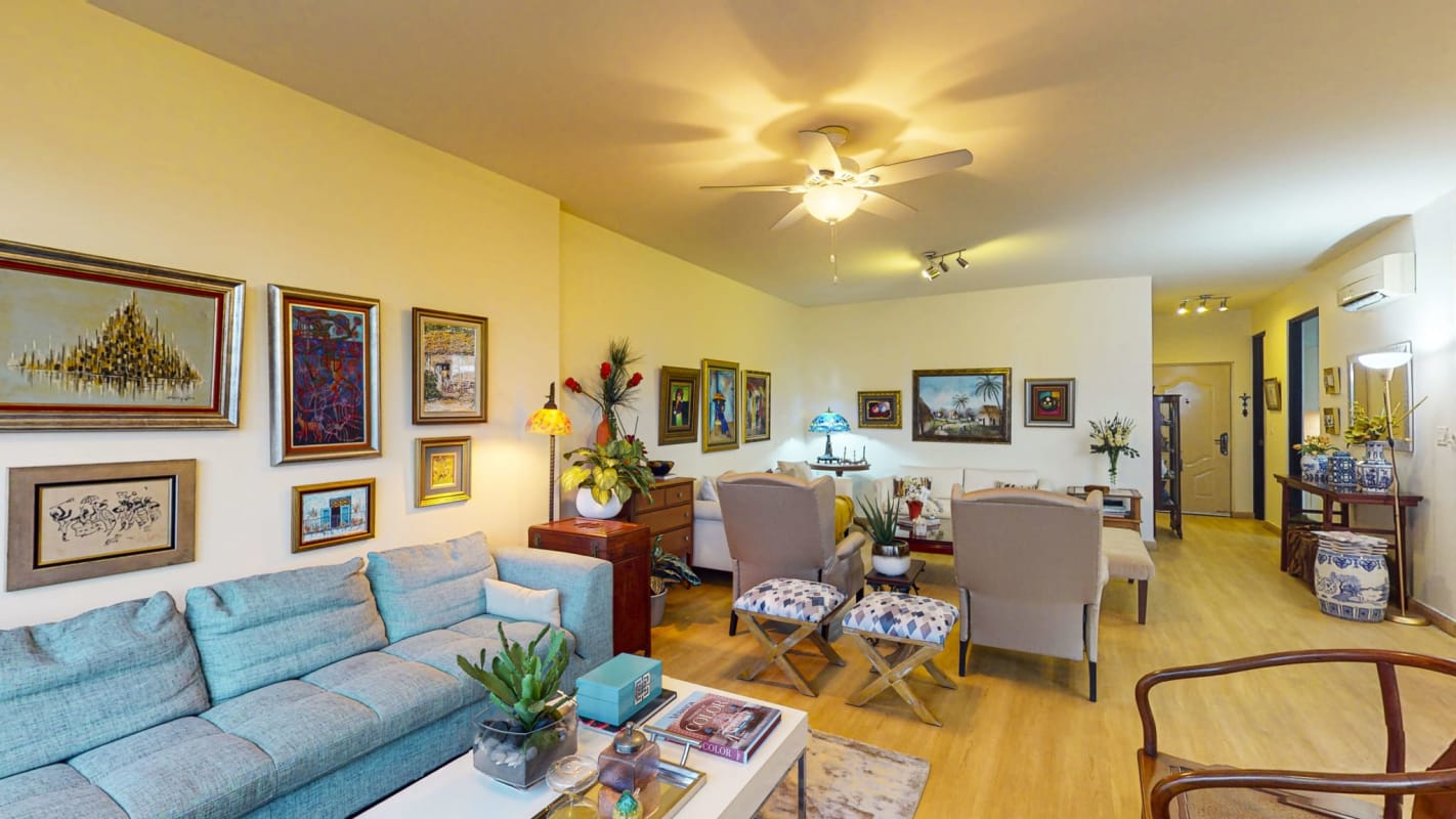 Dining area with large windows, cityscape view at PH Bella Vista Park Panama