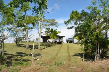 Small country house with covered terrace on 30 hectares of land Capira Panama