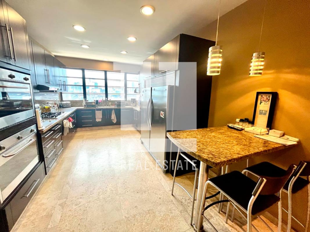 Spacious bedroom with built-in wardrobes PH Coco del Mar luxury condo Panama