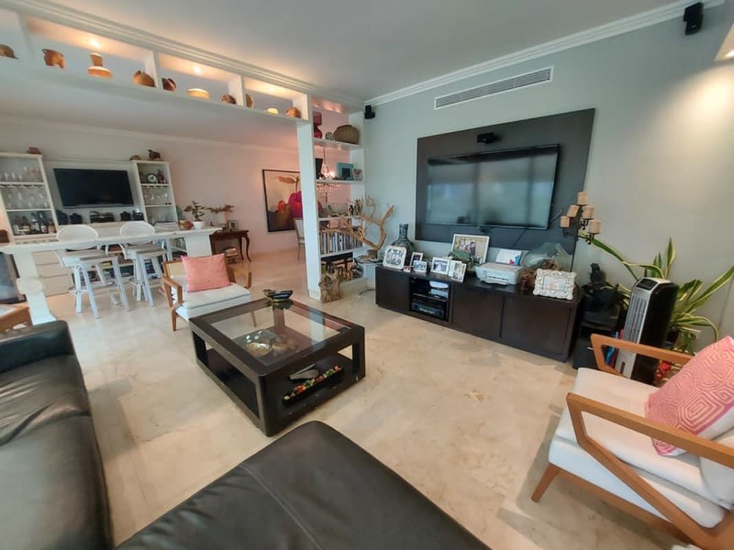 Closed kitchen with granite countertops, natural light and appliances in PH Costa Real Costa del Este