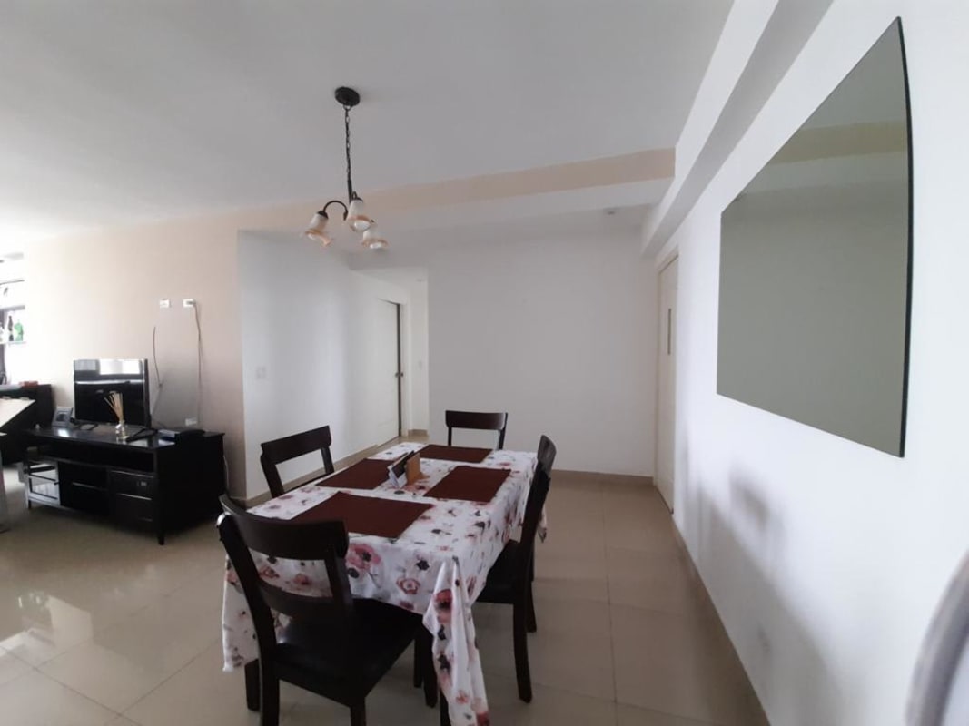 Bedroom with large windows and AC connection in PH San Francisco Bay Panama City