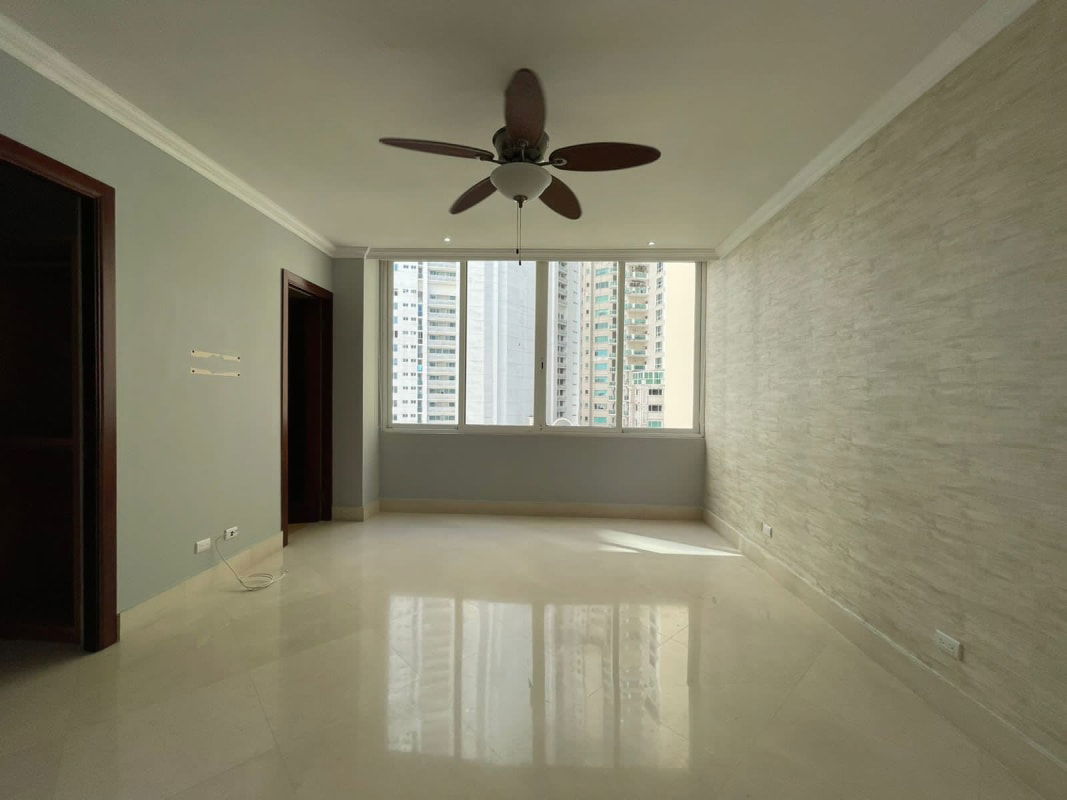 Grand lobby at PH Bahía Pacífica luxury condo with marble floors and modern lighting Panama City