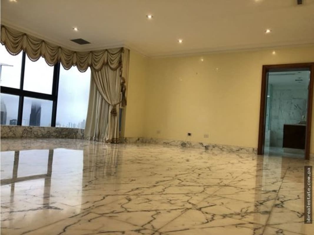 Luxury Italian-designed kitchen with granite countertops inside PH Platinum Penthouse Panama