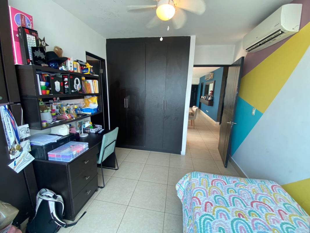 Large bedroom with built-in closet tile floor window PH SF67 sale Panama City