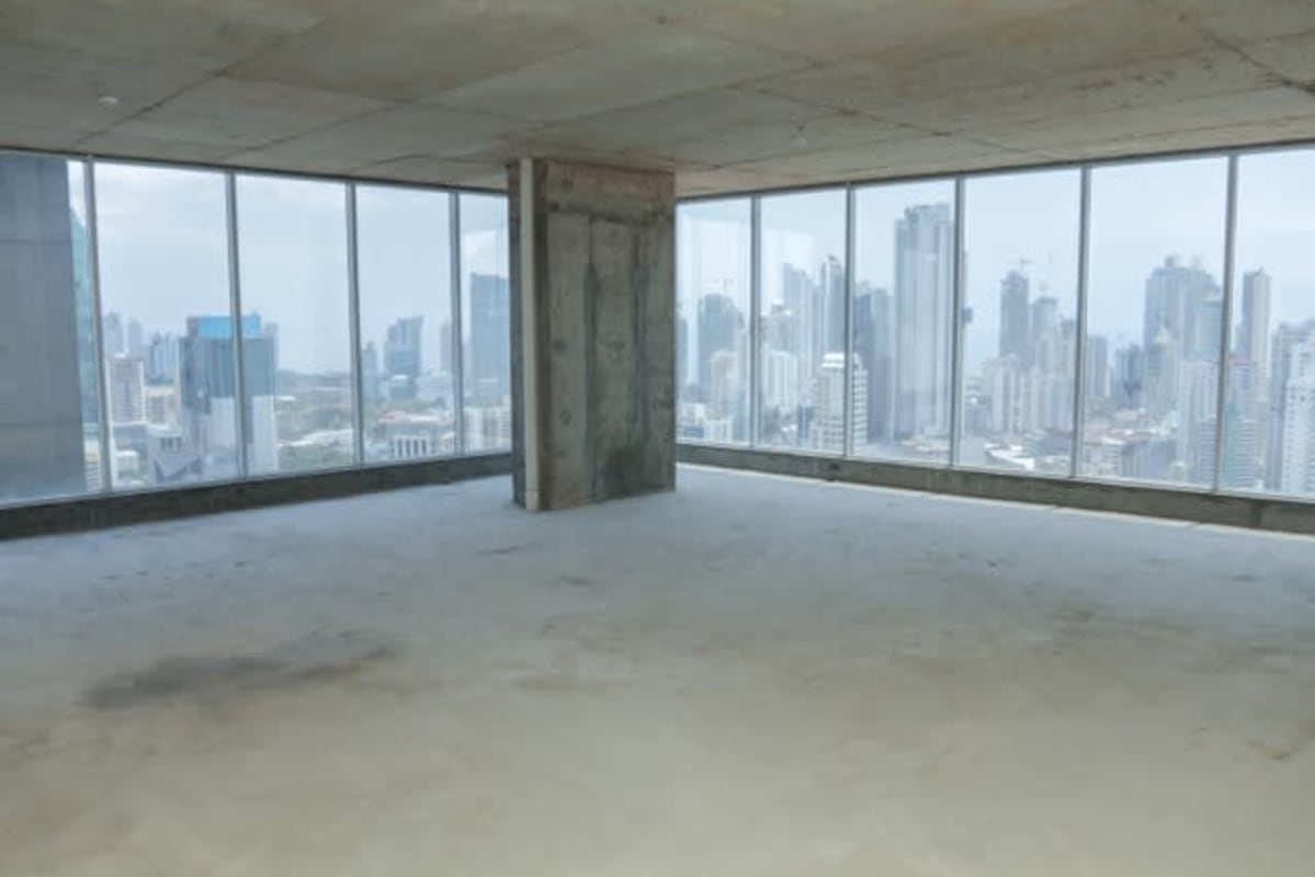 Luxury lobby entrance with high-speed elevators for corporate offices in Evolution Tower Panama City