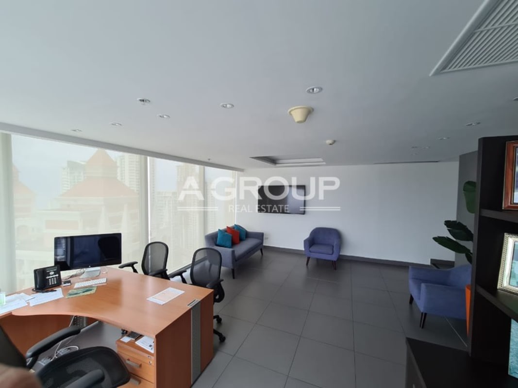 Private executive office division within Oceania Business Plaza Tower 1000 office
