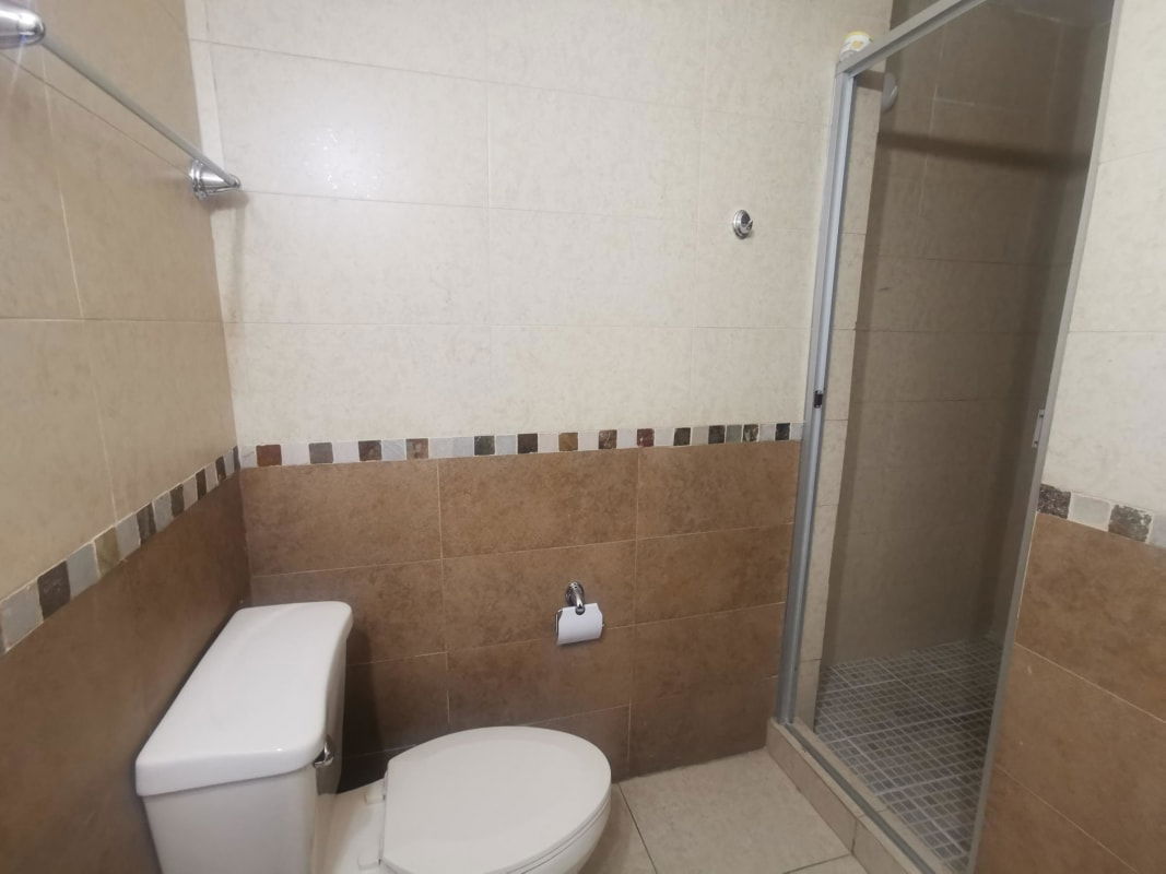 Bargain 2BR Condo with Appliances PH HIP Tower Carrasquilla