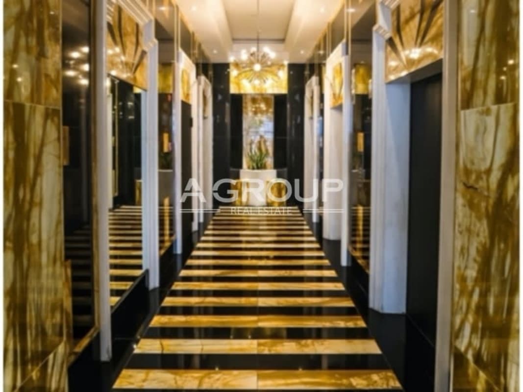 Spacious corner office with panoramic windows overlooking downtown Panama City, unfurnished, in SFC Tower