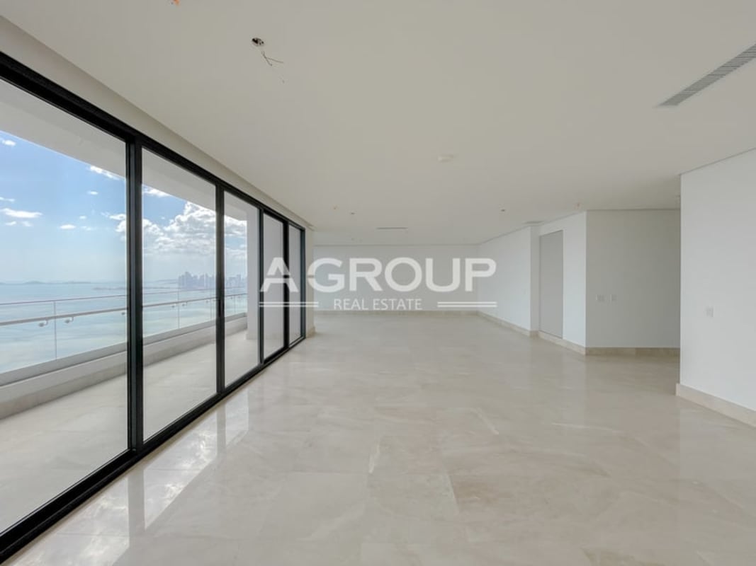 Private balcony with panoramic ocean view PH Matisse Costa del Este Panama