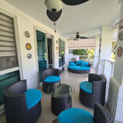 Kitchen with granite counters, stainless appliances in Bijao Rodman sector condo