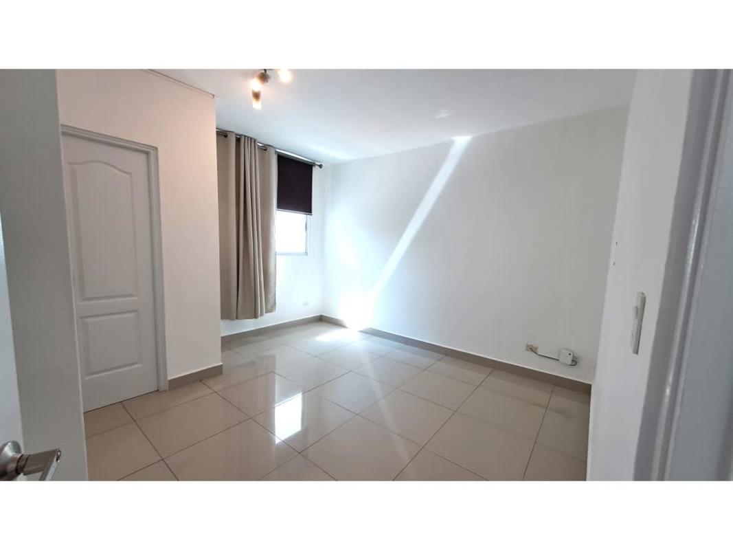 Bathroom with walk-in shower, modern fixtures at apartment PH Vita Bella in El Cangrejo