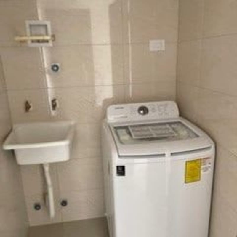 Bright bedroom panoramic windows PH Vicky Village rental near Obarrio Panama